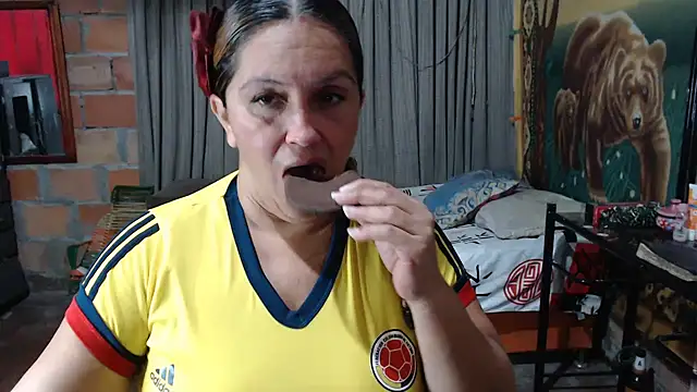 Snapshot of mom_son_dirty chatting on 03/26/26, 10:04 mom son dirty online show from 03/26/26, 10:04