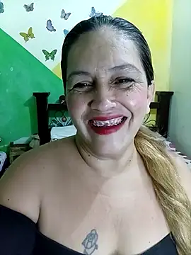 Snapshot of mom_son_dirty chatting on 04/16/26, 01:12 mom son dirty online show from 04/16/26, 01:12