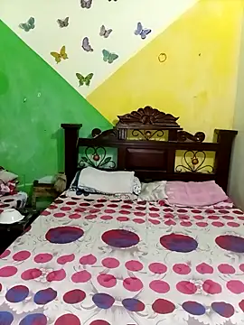 Snapshot of mom_son_dirty chatting on 04/23/26, 12:23 mom son dirty online show from 04/23/26, 12:23
