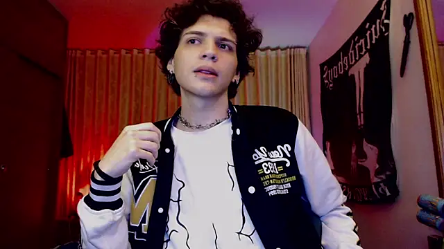 Snapshot of Soul_cursed_boy chatting on 01/24/25, 04:59 Soul cursed boy online show from 01/24/25, 04:59