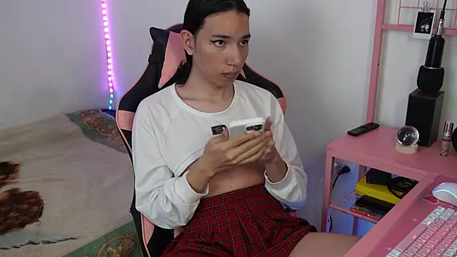 Snapshot of Flaream_angel chatting on 01/03/25, 07:50 Flaream angel online show from 01/03/25, 07:50