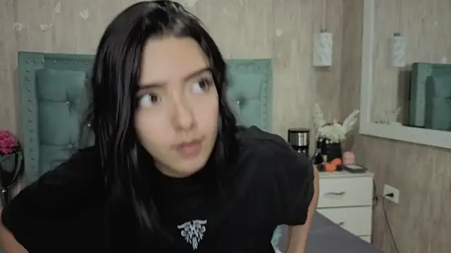 Snapshot of Marcelaa_fox chatting on 03/26/26, 07:41 Marcelaa fox online show from 03/26/26, 07:41