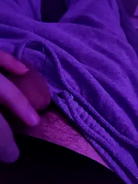 Snapshot of poldek38 chatting on 03/18/25, 06:15 poldek38 online show from 03/18/25, 06:15