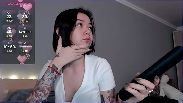 Snapshot of osaka_nia chatting on 01/15/25, 02:13 osaka nia online show from 01/15/25, 02:13