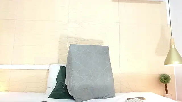 Snapshot of Chocolatte_bar chatting on 01/13/25, 05:02 Chocolatte bar online show from 01/13/25, 05:02