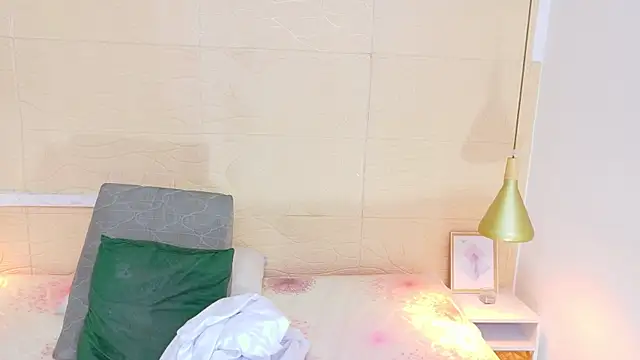 Snapshot of Chocolatte_bar chatting on 02/22/25, 12:40 Chocolatte bar online show from 02/22/25, 12:40