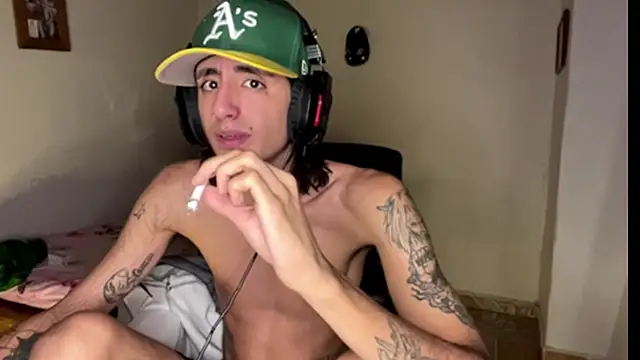 Snapshot of Matthew_Dixonn chatting on 02/06/25, 07:02 Matthew Dixonn online show from 02/06/25, 07:02