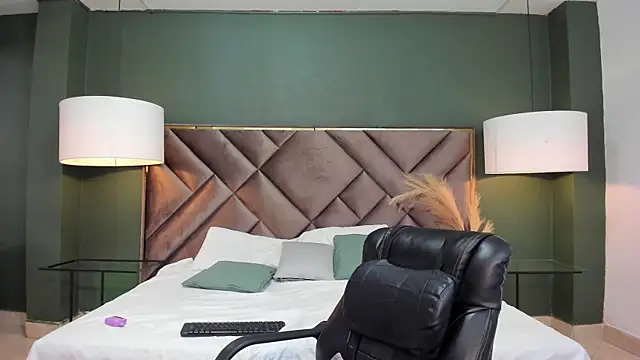 Snapshot of Matthew_Dixonn chatting on 02/07/25, 09:48 Matthew Dixonn online show from 02/07/25, 09:48