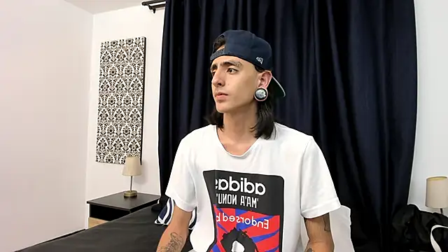 Snapshot of Matthew_Dixonn chatting on 03/03/25, 08:21 Matthew Dixonn online show from 03/03/25, 08:21