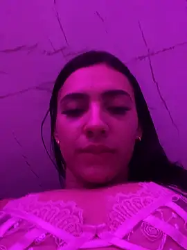 IsaValencia online show from 01/18/25, 03:31