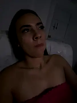 IsaValencia online show from 09/28/25, 05:46