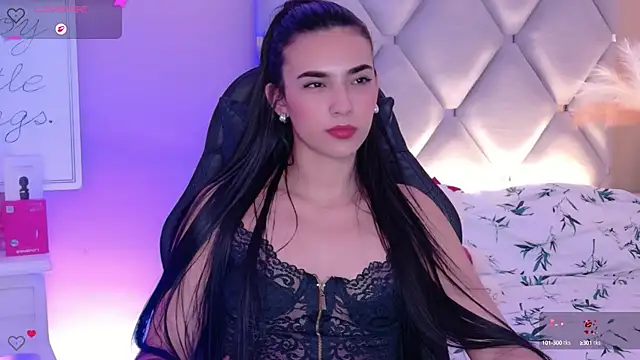 IsaValencia online show from 10/15/25, 12:22