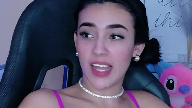 IsaValencia online show from 10/17/25, 02:04