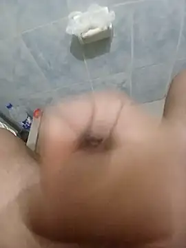 Snapshot of Alva14cm chatting on 03/13/25, 03:33 Alva14cm online show from 03/13/25, 03:33