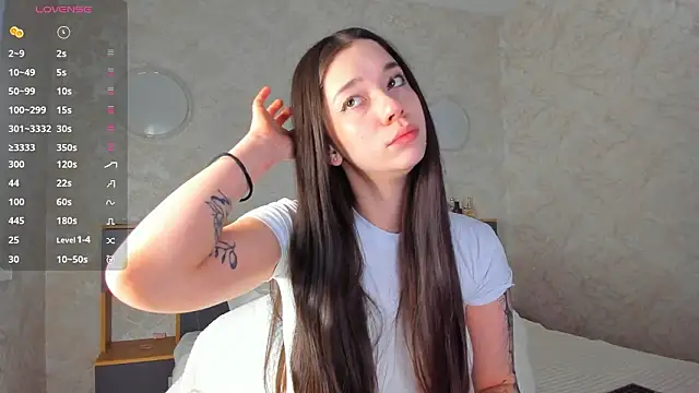 Snapshot of Butterflys1268 chatting on 03/18/26, 02:31 Butterflys1268 online show from 03/18/26, 02:31