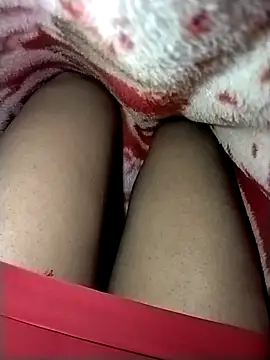 Snapshot of rohitlov150 chatting on 12/21/25, 11:01 rohitlov150 online show from 12/21/25, 11:01