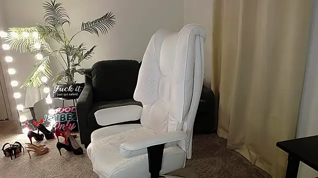 YourMarthaMayer online show from 01/28/25, 08:04