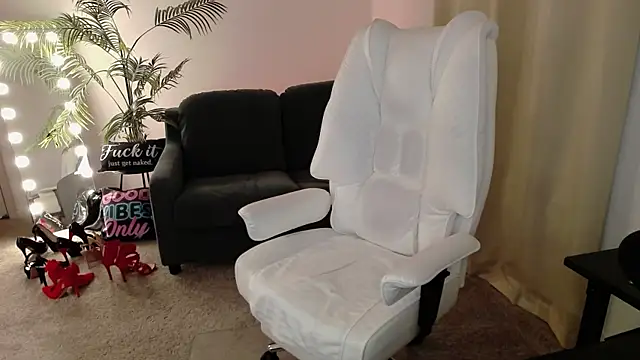 YourMarthaMayer online show from 03/16/25, 07:49