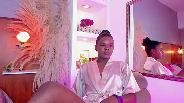 CamiEstrada online show from 02/01/25, 08:58