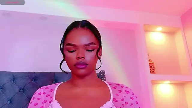 CamiEstrada online show from 01/11/26, 06:57