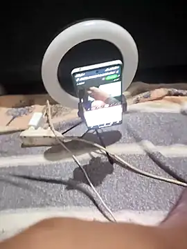 Snapshot of Scarlett-Leh chatting on 12/29/24, 08:37 Scarlett-Leh online show from 12/29/24, 08:37