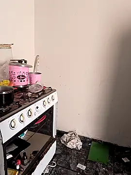 Snapshot of Scarlett-Leh chatting on 01/22/25, 12:17 Scarlett-Leh online show from 01/22/25, 12:17