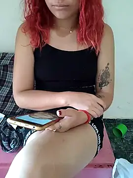 Snapshot of Scarlett-Leh chatting on 02/19/25, 12:22 Scarlett-Leh online show from 02/19/25, 12:22