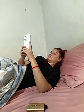 Snapshot of Scarlett-Leh chatting on 09/14/25, 11:53 Scarlett-Leh online show from 09/14/25, 11:53