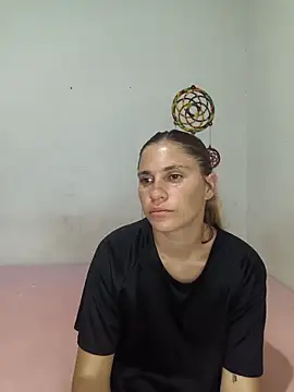 Snapshot of Scarlett-Leh chatting on 10/03/25, 02:41 Scarlett-Leh online show from 10/03/25, 02:41