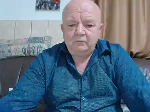 Snapshot of fullballs6 chatting on 12/17/24, 03:17 fullballs6 online show from 12/17/24, 03:17