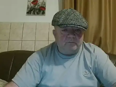 Snapshot of fullballs6 chatting on 01/08/25, 02:57 fullballs6 online show from 01/08/25, 02:57