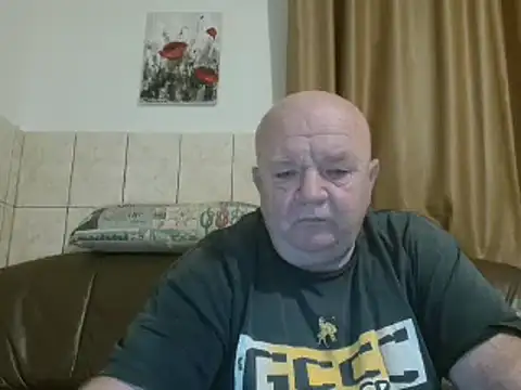 Snapshot of fullballs6 chatting on 02/04/25, 02:39 fullballs6 online show from 02/04/25, 02:39