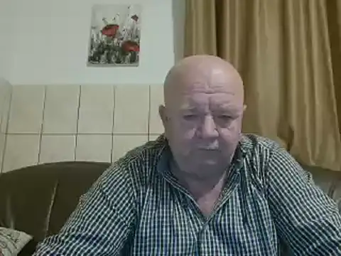 Snapshot of fullballs6 chatting on 02/05/25, 02:40 fullballs6 online show from 02/05/25, 02:40