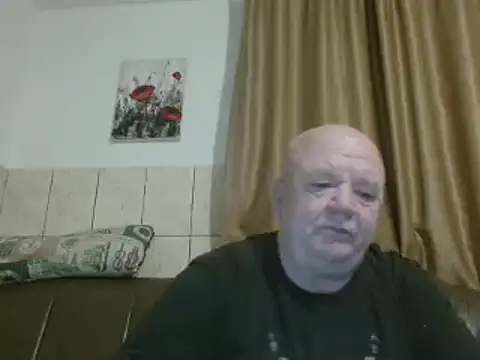 Snapshot of fullballs6 chatting on 02/16/25, 03:47 fullballs6 online show from 02/16/25, 03:47