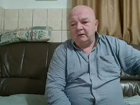 Snapshot of fullballs6 chatting on 02/28/25, 12:43 fullballs6 online show from 02/28/25, 12:43