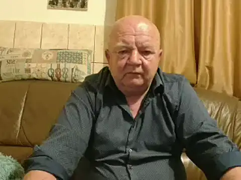 Snapshot of fullballs6 chatting on 03/22/25, 03:20 fullballs6 online show from 03/22/25, 03:20