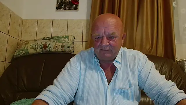 Snapshot of fullballs6 chatting on 09/11/25, 12:55 fullballs6 online show from 09/11/25, 12:55