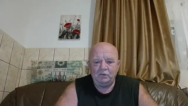 Snapshot of fullballs6 chatting on 09/29/25, 01:22 fullballs6 online show from 09/29/25, 01:22