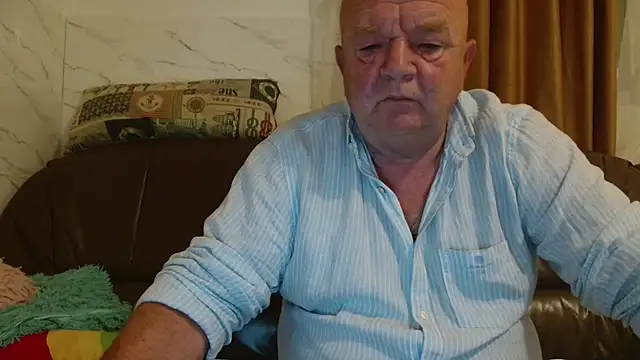 Snapshot of fullballs6 chatting on 11/05/25, 03:06 fullballs6 online show from 11/05/25, 03:06