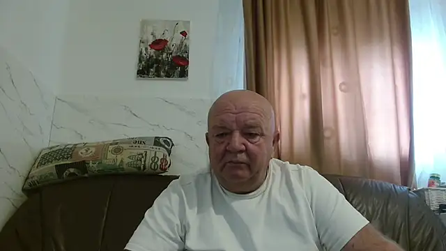 Snapshot of fullballs6 chatting on 11/27/25, 08:05 fullballs6 online show from 11/27/25, 08:05