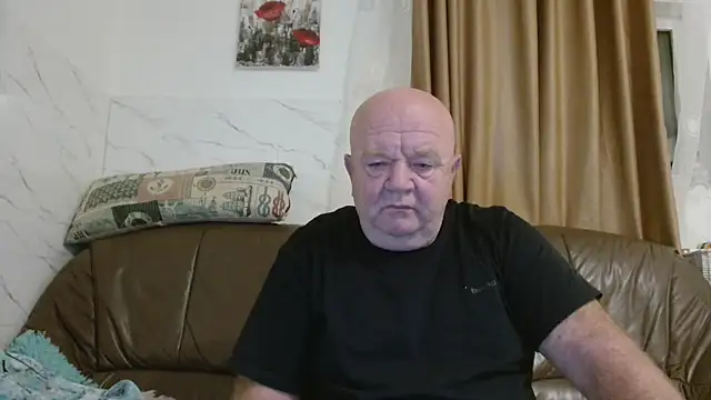 Snapshot of fullballs6 chatting on 12/02/25, 03:01 fullballs6 online show from 12/02/25, 03:01