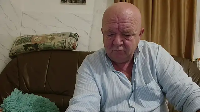 Snapshot of fullballs6 chatting on 12/03/25, 03:03 fullballs6 online show from 12/03/25, 03:03