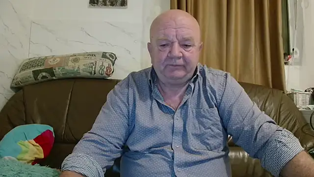 Snapshot of fullballs6 chatting on 12/19/25, 03:02 fullballs6 online show from 12/19/25, 03:02