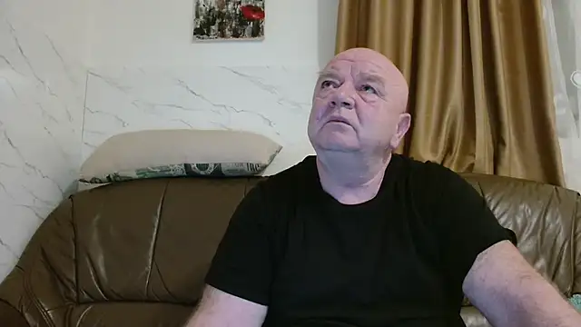 Snapshot of fullballs6 chatting on 03/06/26, 03:03 fullballs6 online show from 03/06/26, 03:03