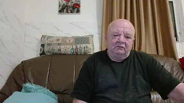 Snapshot of fullballs6 chatting on 03/25/26, 02:50 fullballs6 online show from 03/25/26, 02:50