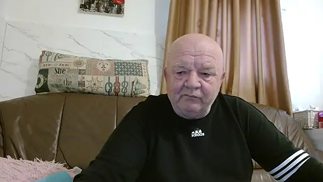 Snapshot of fullballs6 chatting on 03/30/26, 05:30 fullballs6 online show from 03/30/26, 05:30