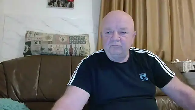 Snapshot of fullballs6 chatting on 03/31/26, 02:24 fullballs6 online show from 03/31/26, 02:24