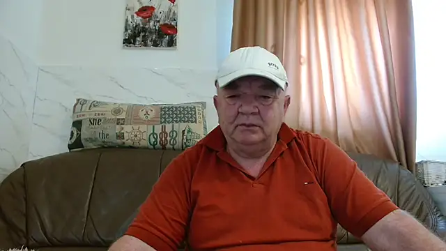 Snapshot of fullballs6 chatting on 04/06/26, 09:43 fullballs6 online show from 04/06/26, 09:43