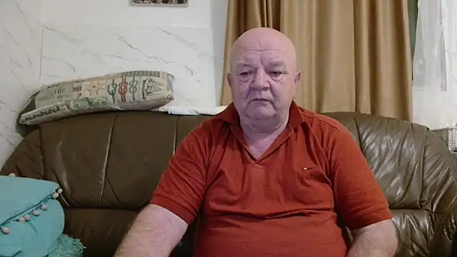 Snapshot of fullballs6 chatting on 04/13/26, 02:17 fullballs6 online show from 04/13/26, 02:17