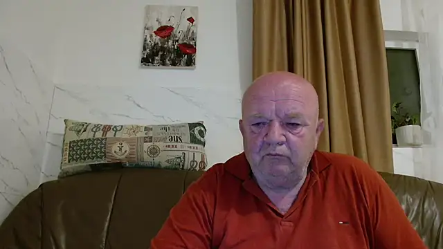 Snapshot of fullballs6 chatting on 04/16/26, 02:01 fullballs6 online show from 04/16/26, 02:01